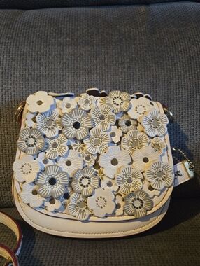 Coach 1941 Tea Rose Saddle Bag 17